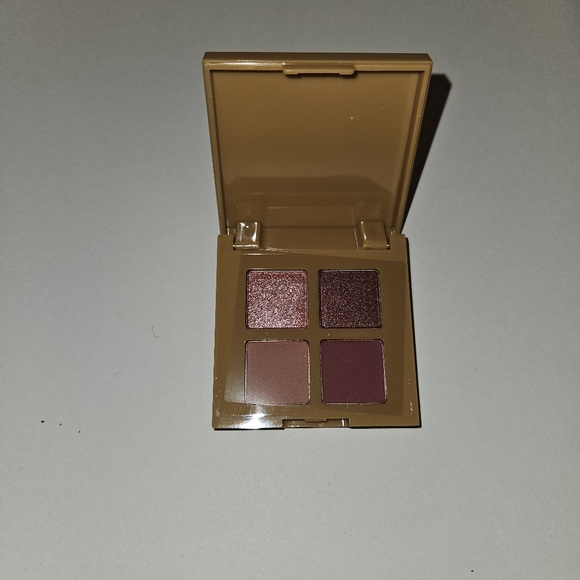 complex culture Other - Complex Culture's Rosy Outlook Eyeshadow Palette